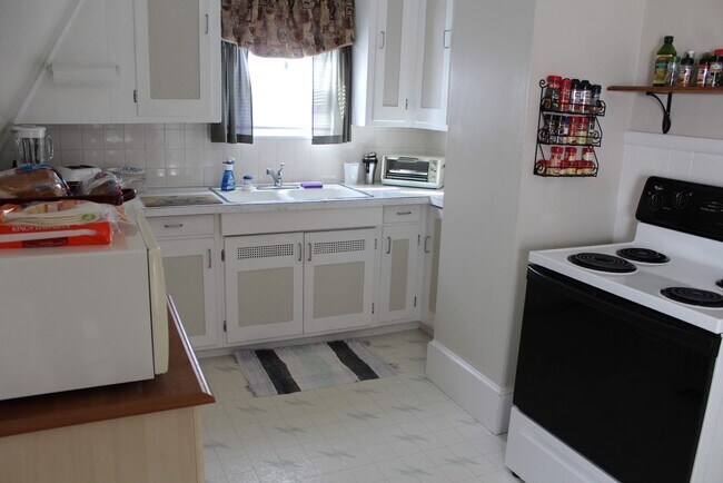 Photo - 1727 Main St Unit #2