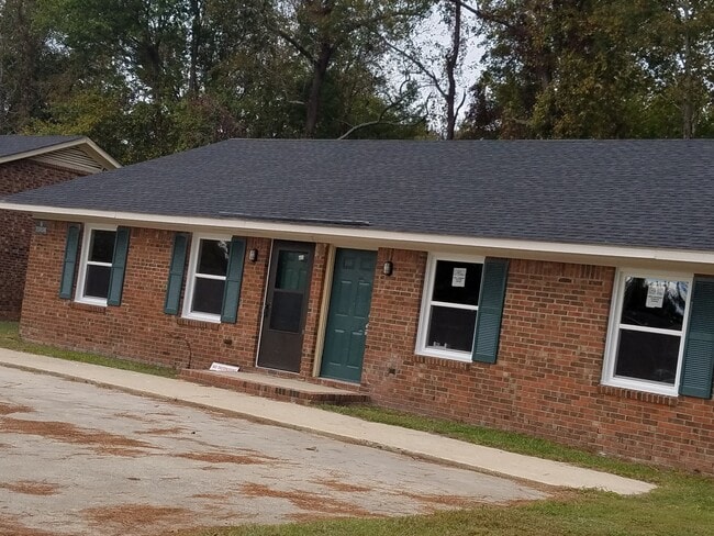 Building Photo - 1707 Snowden Dr SE Unit A