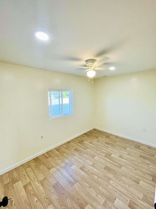 Photo - 2621 Edwin St