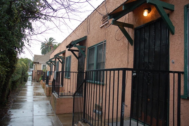 Photo - 1027-1031 Chestnut Ave