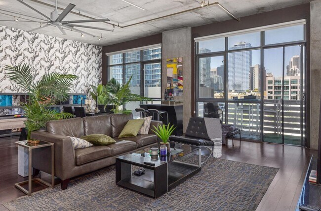 Building Photo - 527 Tenth Ave Unit 605 Rental