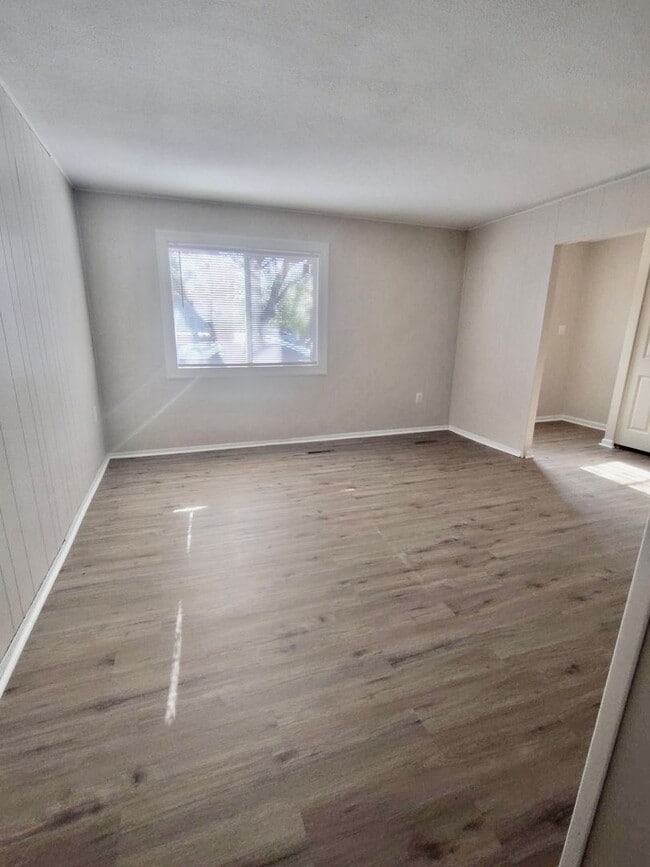 Photo - Spacious 3 Level Stafford Townhouse