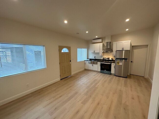 Photo - 6612 Telegraph Ave