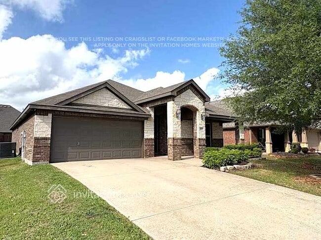 Building Photo - 215 Range Rd