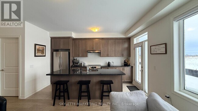 Photo - 83 Picardy Dr