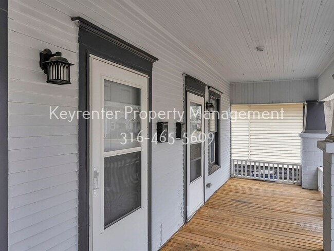 Photo - Charming 2 bedroom 1 bath Craftsman Duplex