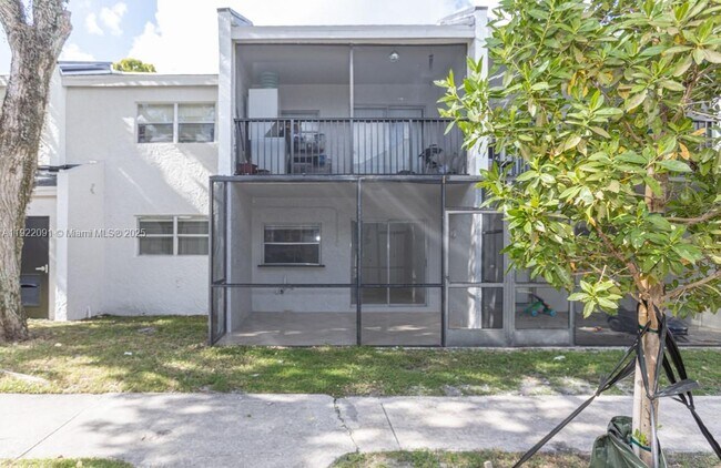 Photo - 4415 Treehouse Ln Unit C