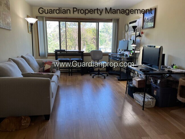 Building Photo - 8320 Fremont Ave S Unit #104