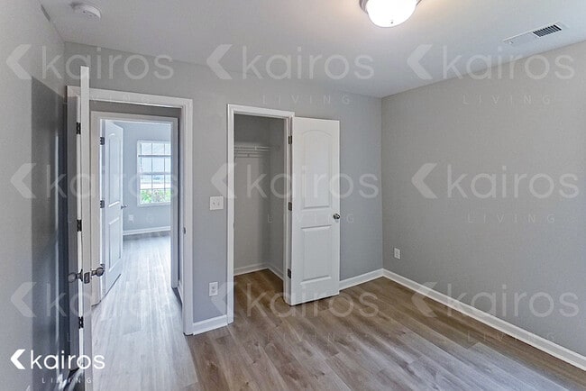 Photo - 236 Fox Chase Wy