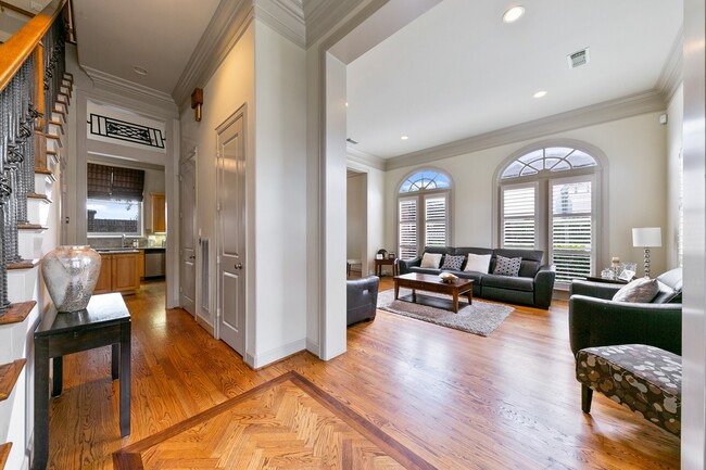 Building Photo - 2418 S Mystic Meadow