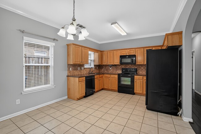 Photo - 265 Oxmoor Pl