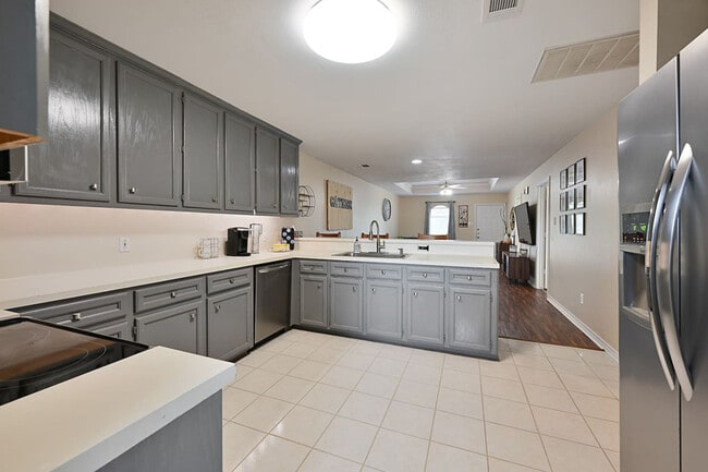 Photo - 2015 Colgate Dr Unit ID1328066P