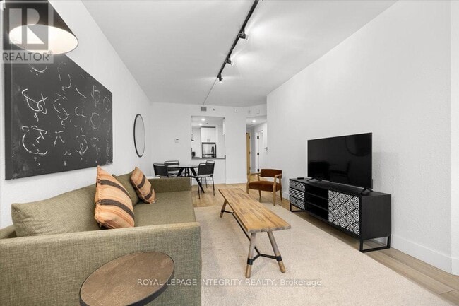 Photo - 161 Laurier Ave W Unit 1203
