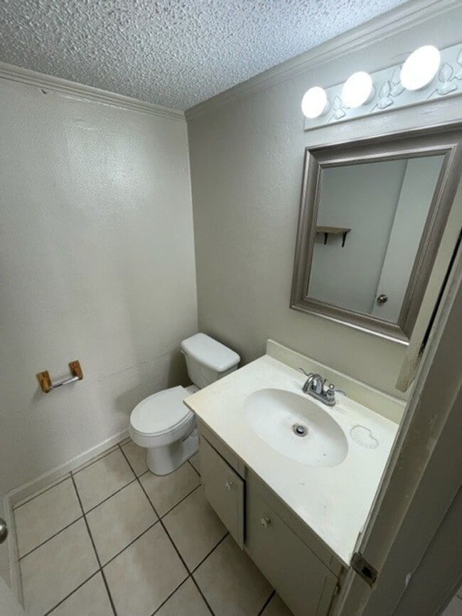 Photo - 2 bedroom 1 1/2 bath condominium