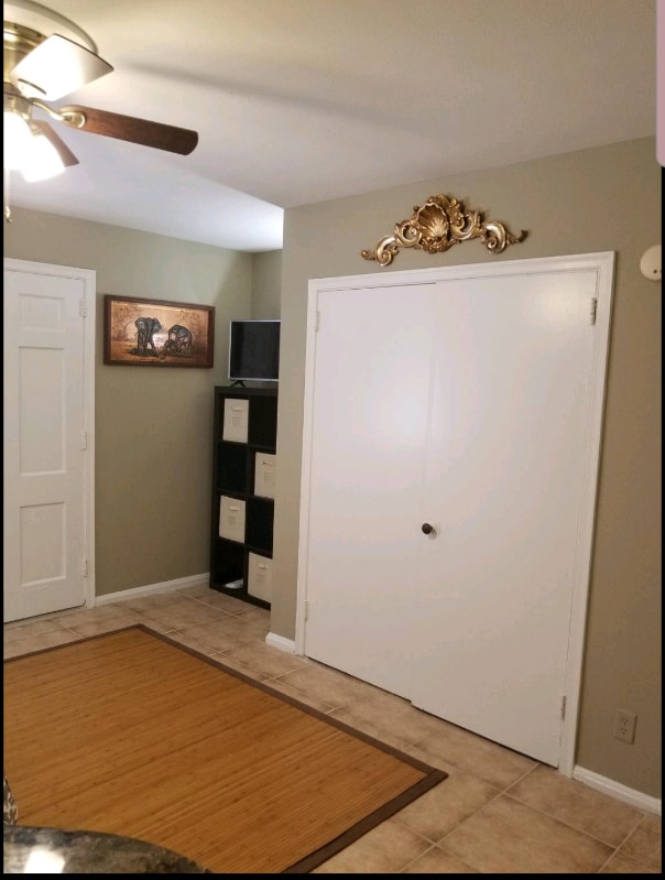 Photo - 911 Riviera St