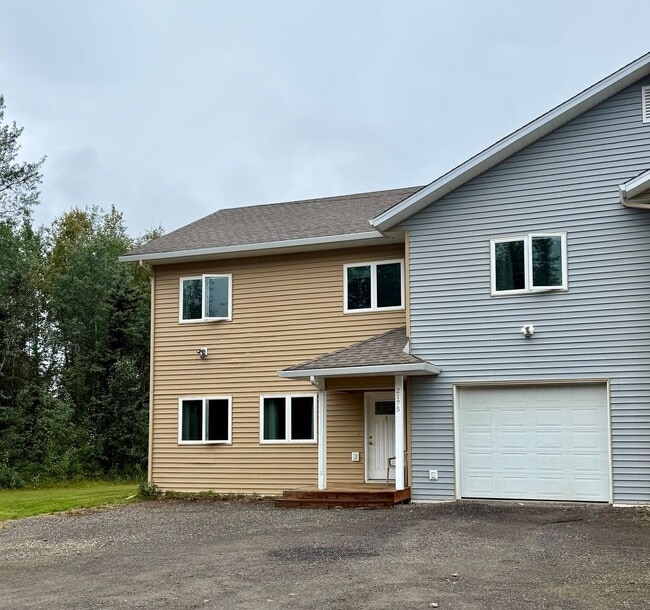 Building Photo - 2175 Chateau Ct Unit 1 Rental