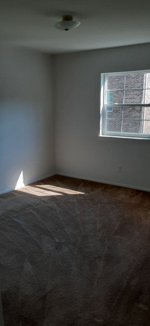 Building Photo - Two Bedroom One Bath Unit 770-301