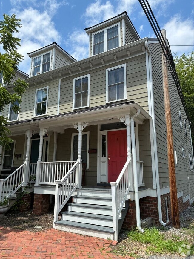 Building Photo - 5 Bedroom Home in VCU Area