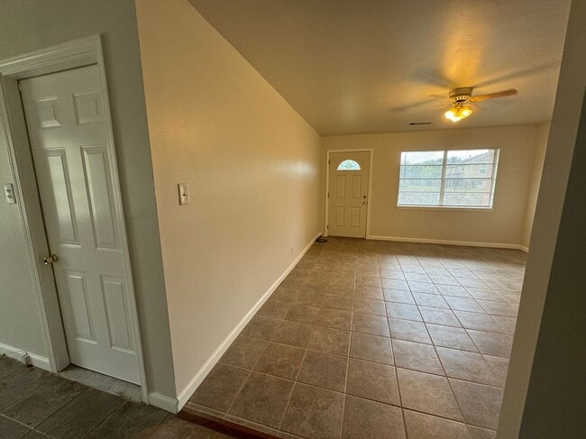 Photo - 6710 Fairwood Rd