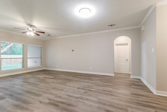 Photo - 606 Paradise Ln