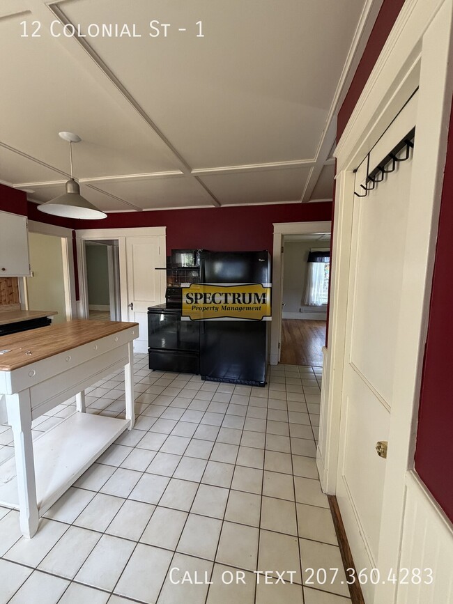 12 Colonial St Unit 1