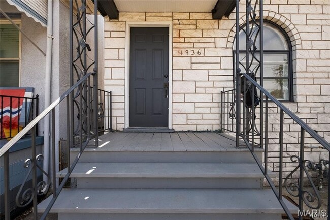 Photo - 4936 Shaw Ave