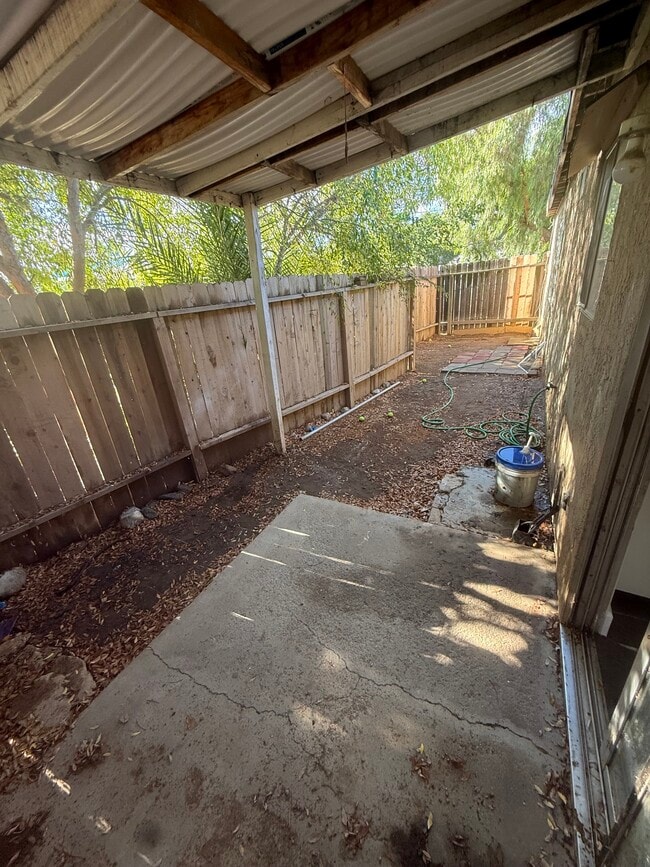 Photo - Corona Apts- 19542 Unit A