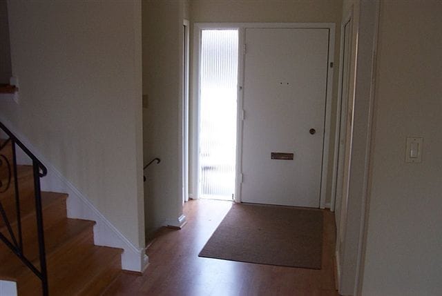 Building Photo - 9820 Inglemere Dr