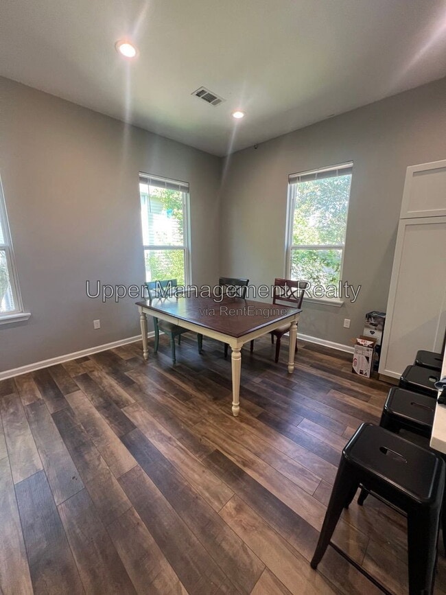 Photo - 7522 Burthe St Unit B