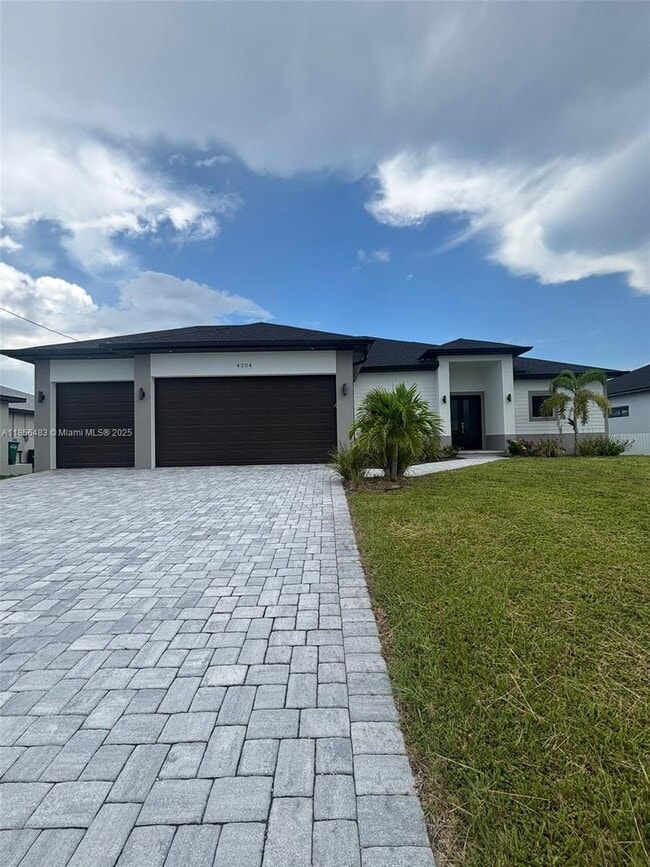 Building Photo - 4304 NW 27th Ln Rental