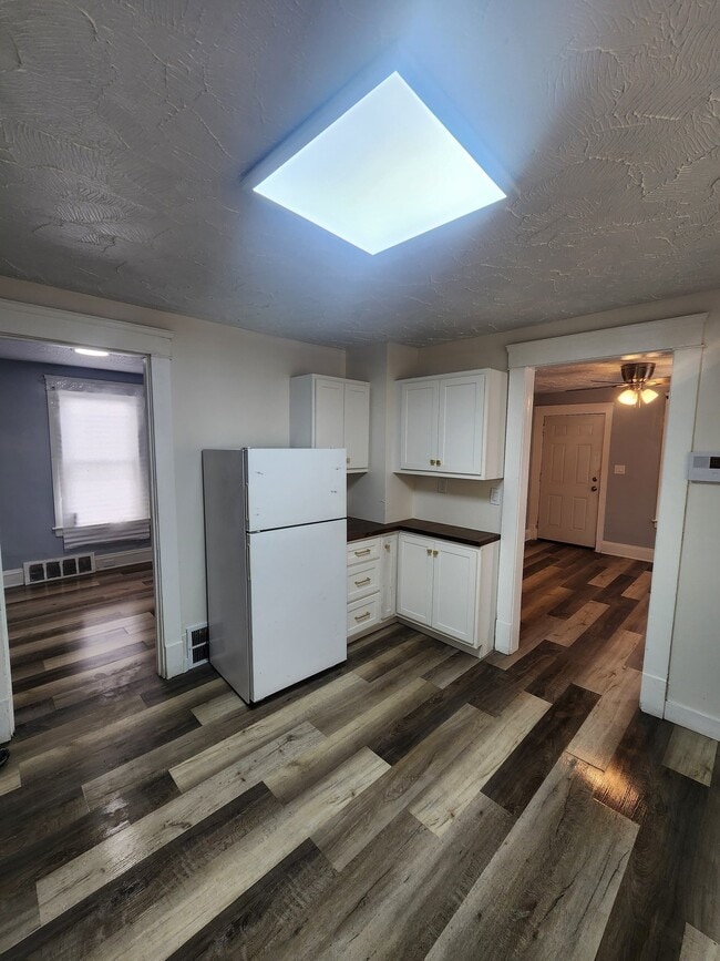 Photo - 11119 Forest Ave