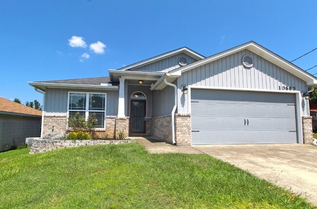 Building Photo - Coming 10/17 – 3BR/2BA with Fenced Yard in... Rental