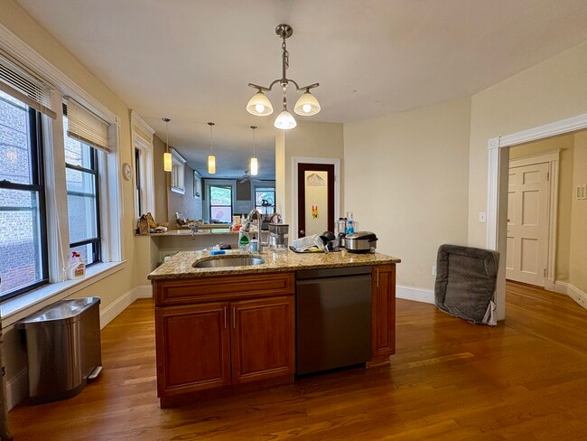184 Saint Paul St Unit 1