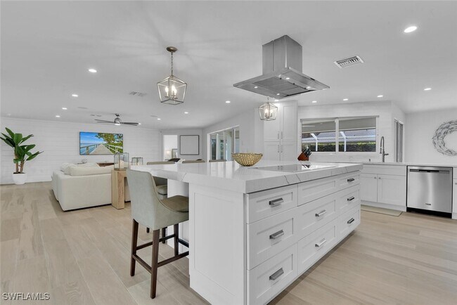 Photo - 420 Harbour Dr