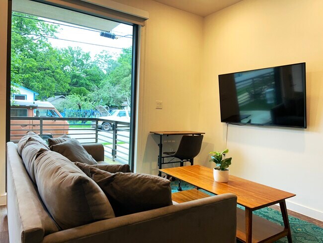 Photo - 49 Navasota St Unidad 109