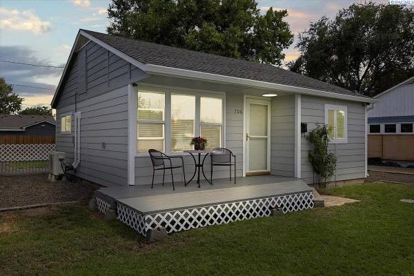 Photo - 706 Willard Ave