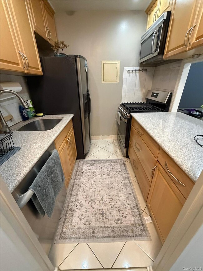 Photo - 2 Elmwood Park Dr