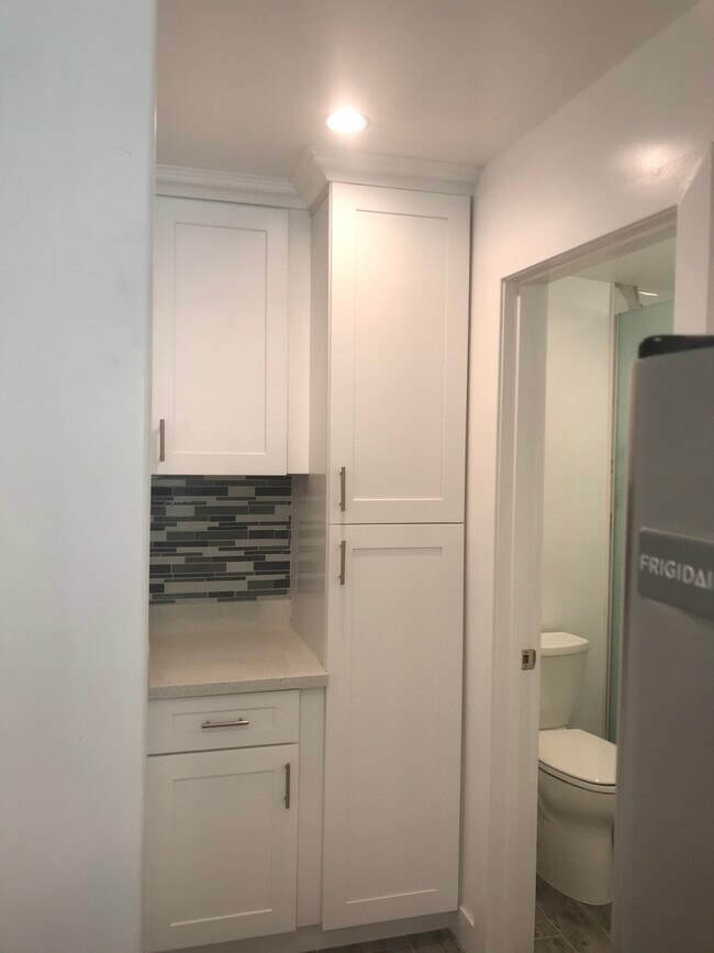 Photo - 2544 S Bentley Ave