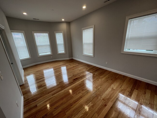 Photo - 126 Cross St Unit 6