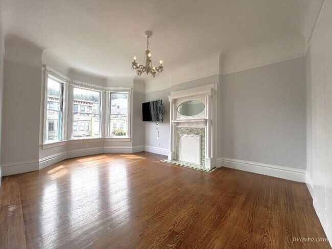 Photo - 250-254-254 Carl St Unidad 250