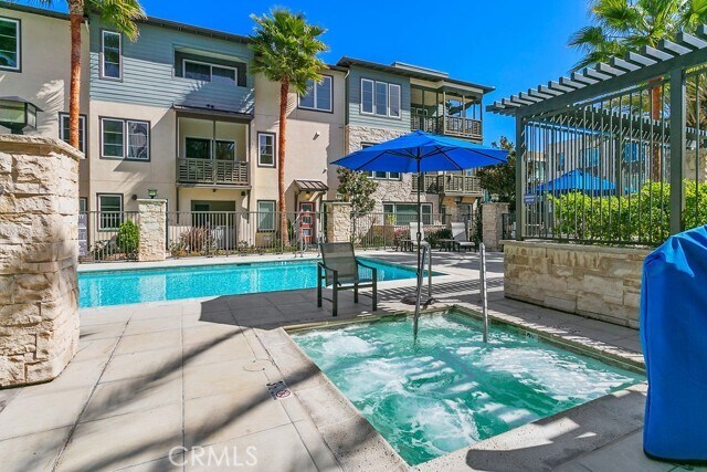 Photo - 985 Doheny Way