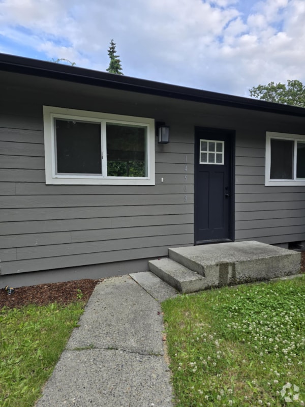 Building Photo - 14505-14505 Woodlawn St SW Rental
