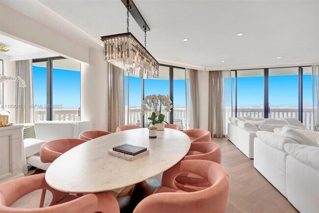 Building Photo - 2000 Island Blvd Unit 2207