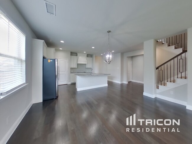 Photo - 325 Bitterroot Ct