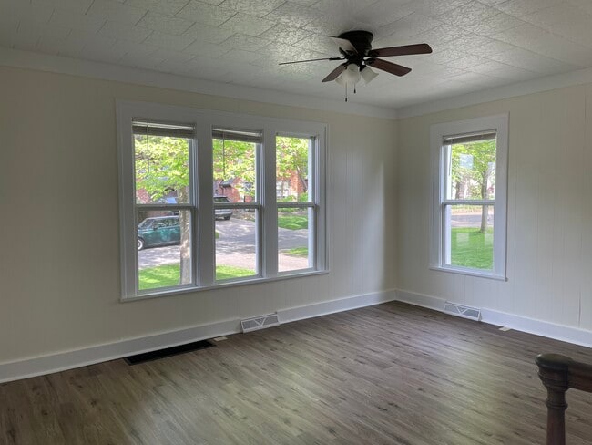 Photo - 26 Hoffman Ave