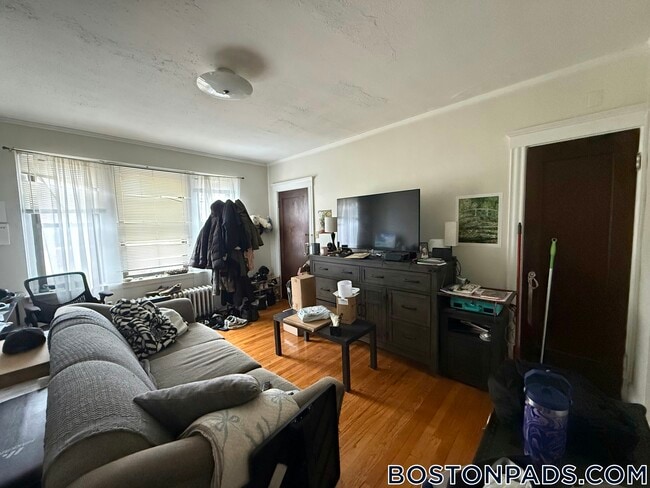 Building Photo - 349 Pleasant St Rental