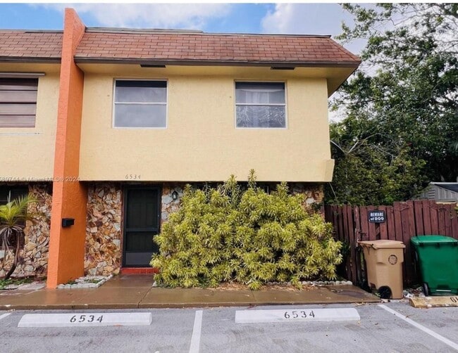Building Photo - 6534 SW 41st St