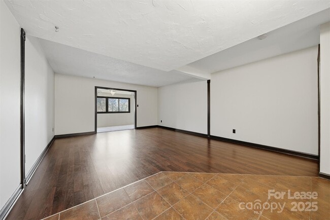 Photo - 2705 N Center St