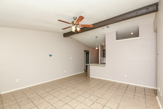 Photo - 7320 Ridge Rd W