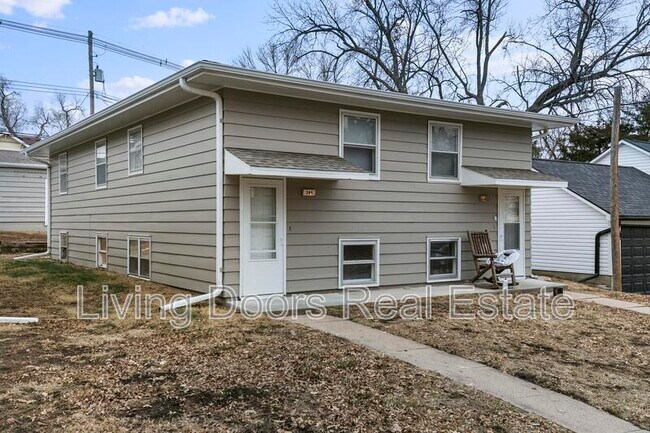 Photo - 348 S 5th St